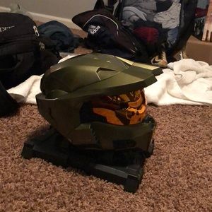 Halo MastercheifGame Holder Helmet